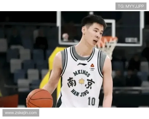 郭昊文踝伤两周缺阵已穿护具